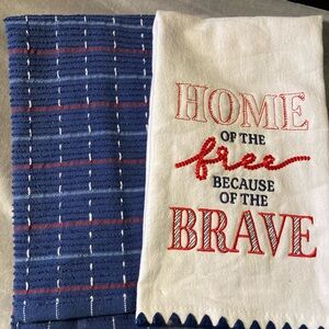 🏠( bundle any 3 w/🏠for $20) Hobby Lobby Red and Blue Kitchen Linens Collection